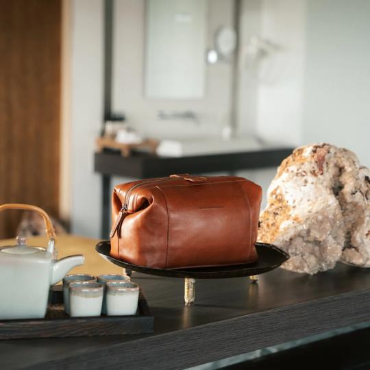 Chesterfield Toiletry bag  C08.0606 - image 2 large
